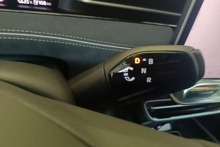 Used Volkswagen ID.7 VIZZION 2024 PRO Model Gear Lever