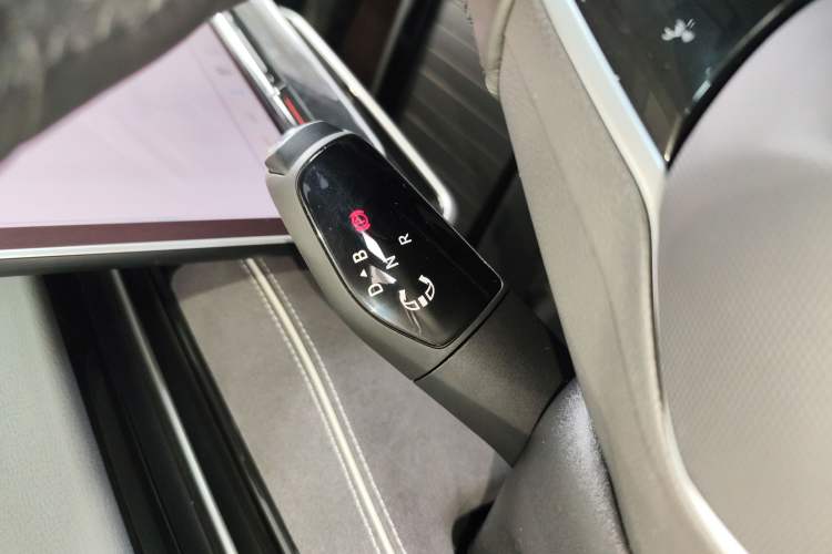 Used Volkswagen ID.7 VIZZION 2024 PRO Model Gear Lever