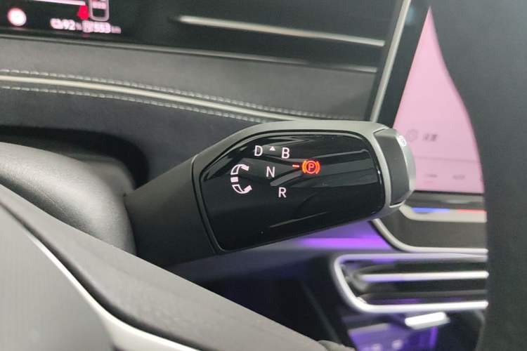 Used Volkswagen ID.7 VIZZION 2024 PRO Model Gear Lever
