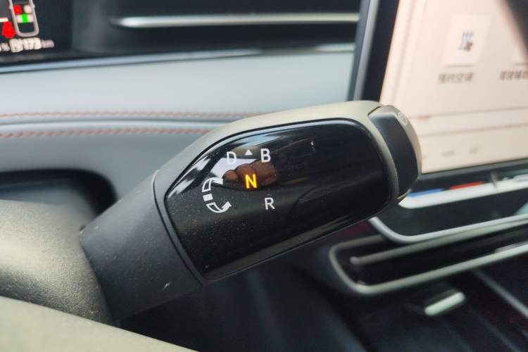 Used Volkswagen ID.7 VIZZION 2024 AIR model Gear Lever