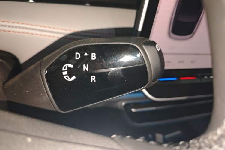 Used Volkswagen ID.7 VIZZION 2024 AIR model Gear Lever