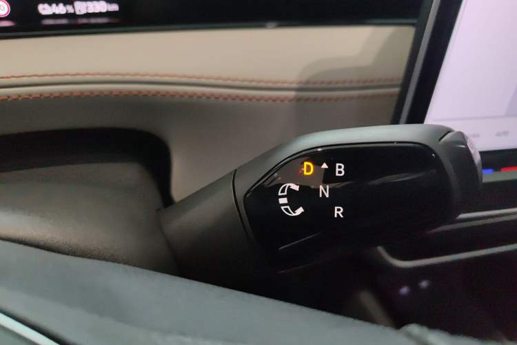 Used Volkswagen ID.7 VIZZION 2024 AIR model Gear Lever