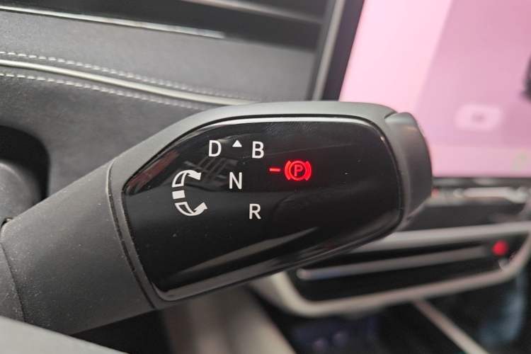 Used Volkswagen ID.7 VIZZION 2024 First Edition Gear Lever