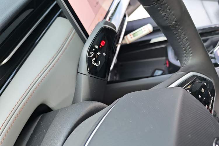 Used Volkswagen ID.7 VIZZION 2024 AIR model Gear Lever