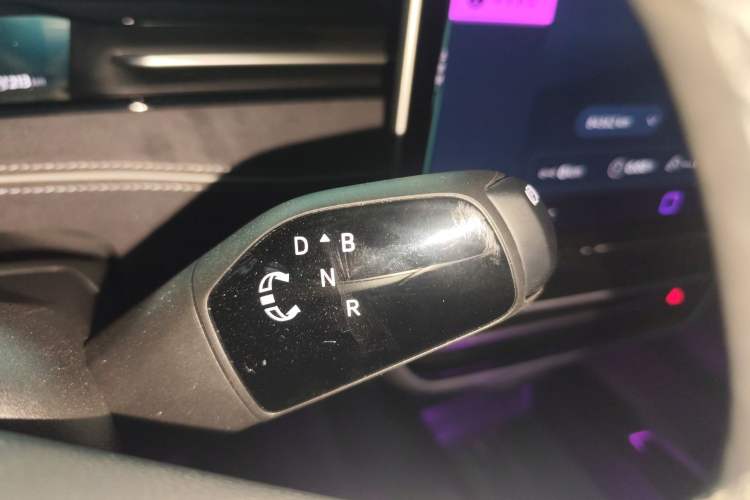 Used Volkswagen ID.7 VIZZION 2024 First Edition Gear Lever