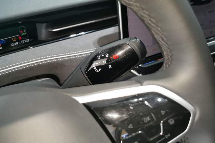 Used Volkswagen ID.7 VIZZION 2024 PRO Model Gear Lever