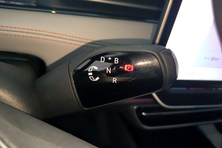 Used Volkswagen ID.7 VIZZION 2024 AIR model Gear Lever