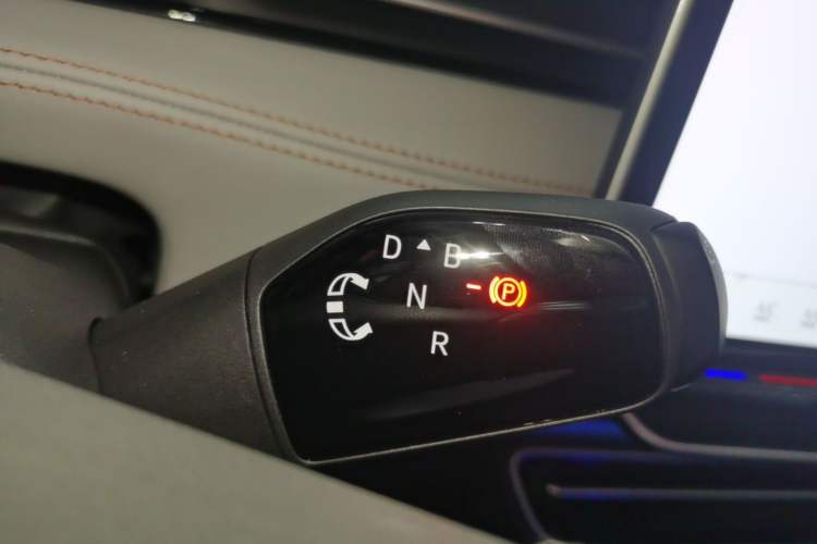 Used Volkswagen ID.7 VIZZION 2024 AIR model Gear Lever