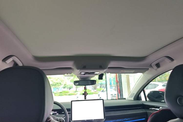 Used Volkswagen ID.7 VIZZION 2024 PRO Model Headliner