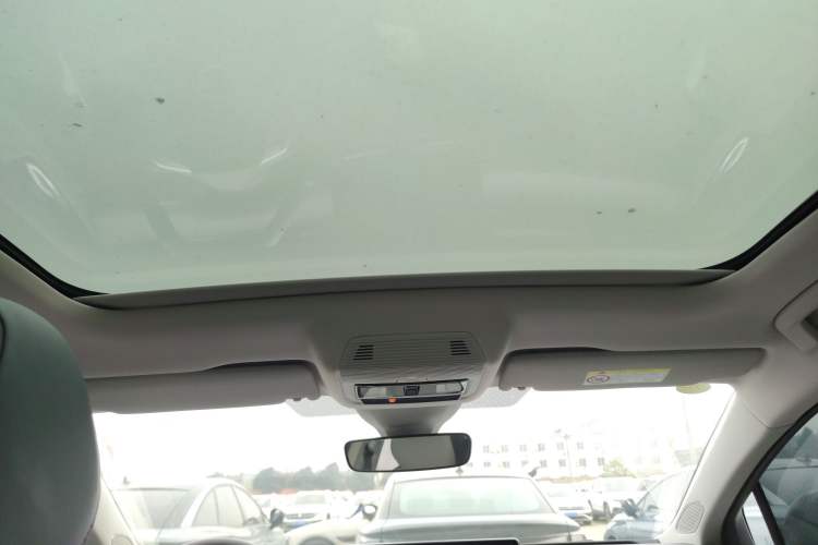 Used Volkswagen ID.7 VIZZION 2024 AIR model Headliner
