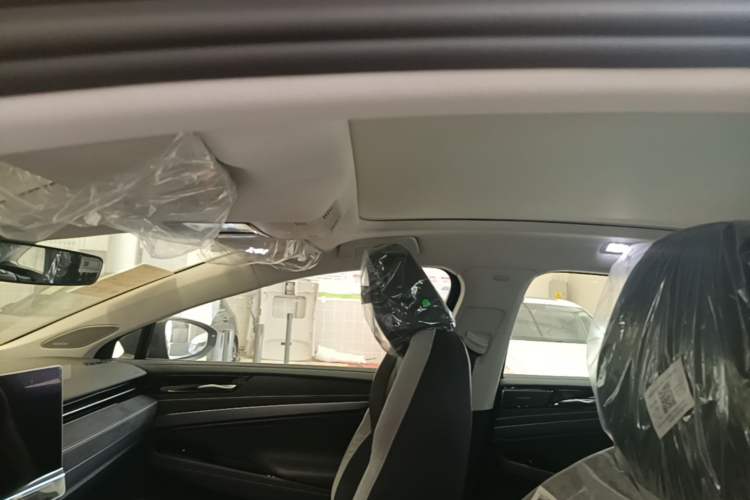 Used Volkswagen ID.7 VIZZION 2024 PRO Model Headliner