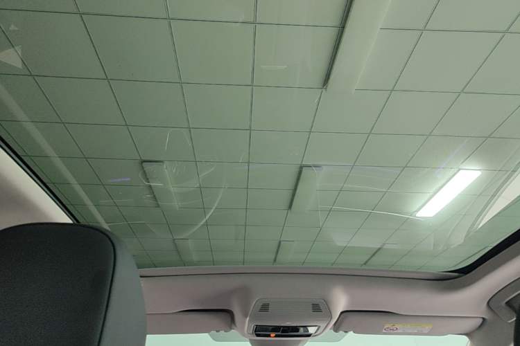 Used Volkswagen ID.7 VIZZION 2024 PRO Model Headliner