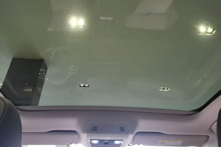 Used Volkswagen ID.7 VIZZION 2024 AIR model Headliner