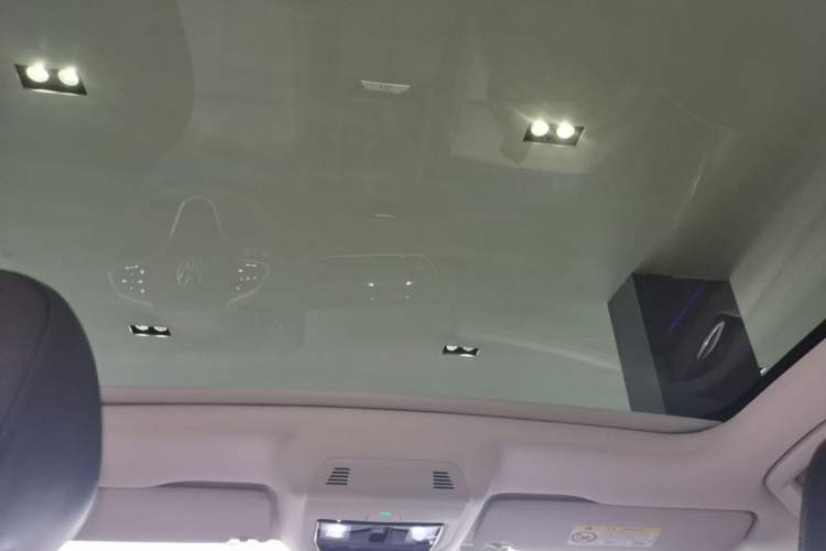 Used Volkswagen ID.7 VIZZION 2024 AIR model Headliner