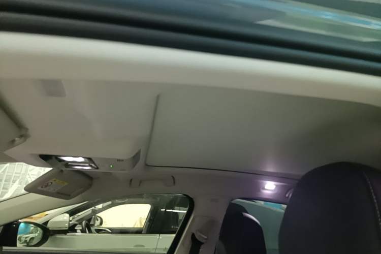 Used Volkswagen ID.7 VIZZION 2024 PRO Model Headliner