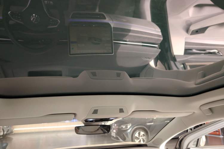 Used Volkswagen ID.7 VIZZION 2024 First Edition Headliner