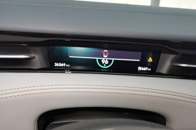 Used Volkswagen ID.7 VIZZION 2024 AIR model Instrument Cluster