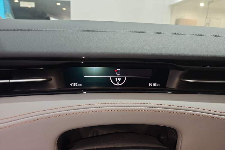 Used Volkswagen ID.7 VIZZION 2024 AIR model Instrument Cluster