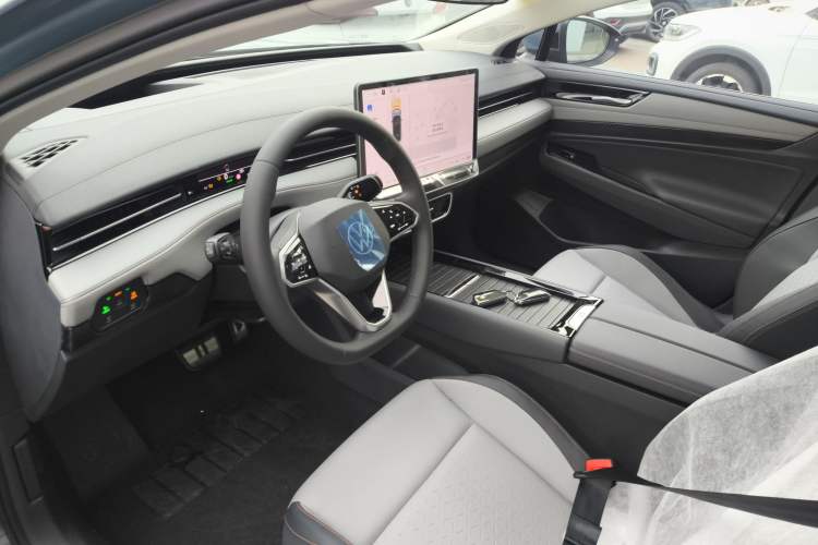 Used Volkswagen ID.7 VIZZION 2024 AIR model Interior 3