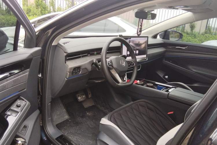 Used Volkswagen ID.7 VIZZION 2024 PRO Model Interior 3