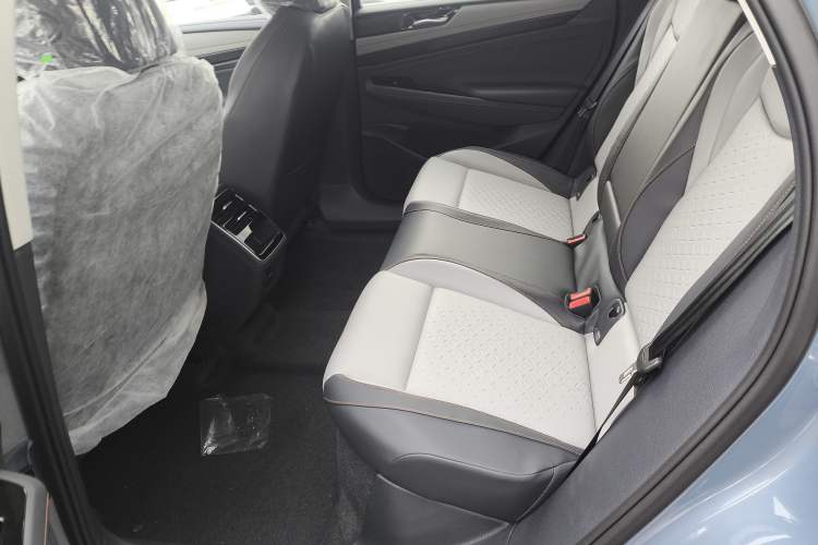 Used Volkswagen ID.7 VIZZION 2024 AIR model Interior 4
