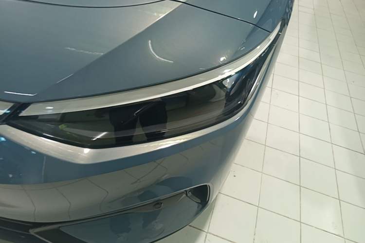Used Volkswagen ID.7 VIZZION 2024 AIR model Left Front Headlight