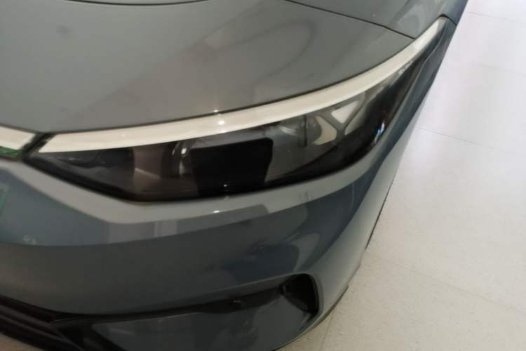 Used Volkswagen ID.7 VIZZION 2024 AIR model Left Front Headlight