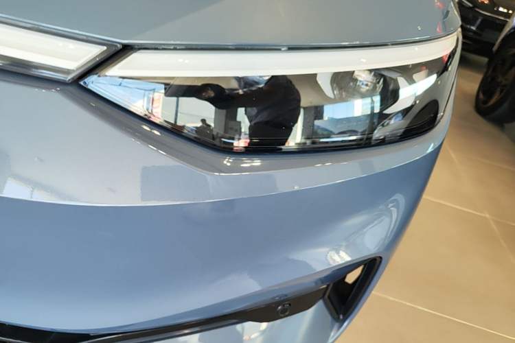 Used Volkswagen ID.7 VIZZION 2024 First Edition Left Front Headlight