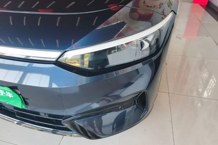 Used Volkswagen ID.7 VIZZION 2024 AIR model Left Front Headlight