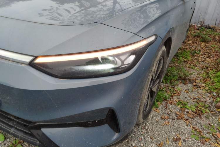 Used Volkswagen ID.7 VIZZION 2024 AIR model Left Front Headlight