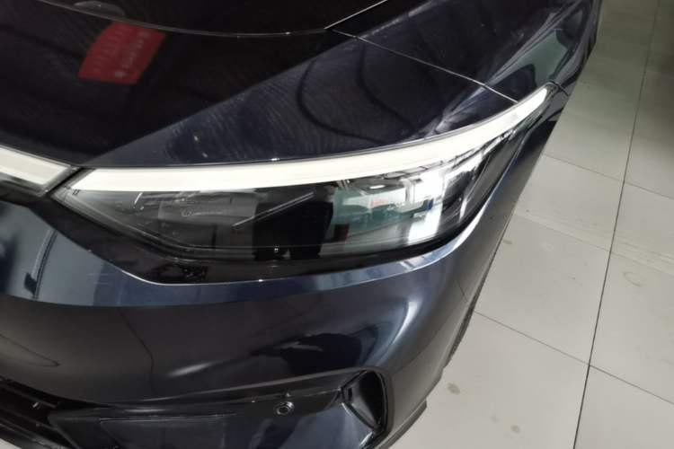 Used Volkswagen ID.7 VIZZION 2024 AIR model Left Front Headlight