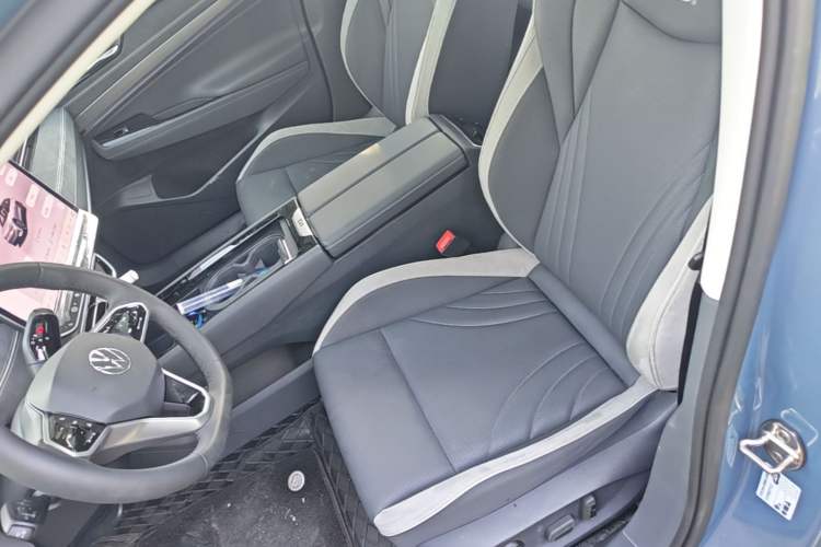 Used Volkswagen ID.7 VIZZION 2024 PRO Model Left Front Seat