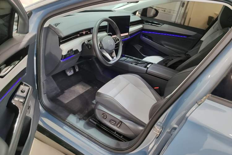 Used Volkswagen ID.7 VIZZION 2024 AIR model Left Front Seat