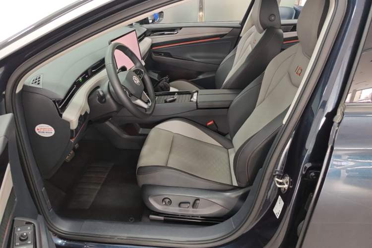 Used Volkswagen ID.7 VIZZION 2024 AIR model Left Front Seat