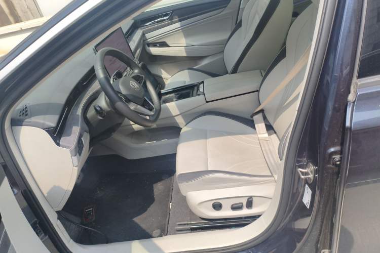 Used Volkswagen ID.7 VIZZION 2024 First Edition Left Front Seat
