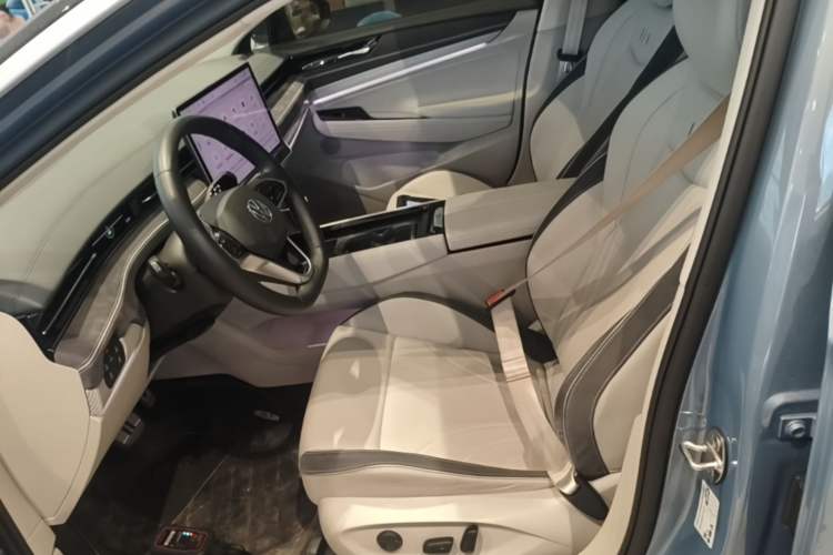 Used Volkswagen ID.7 VIZZION 2024 First Edition Left Front Seat