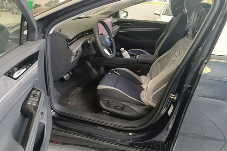 Used Volkswagen ID.7 VIZZION 2024 PRO Model Left Front Seat