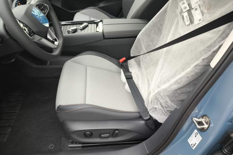 Used Volkswagen ID.7 VIZZION 2024 AIR model Left Front Seat