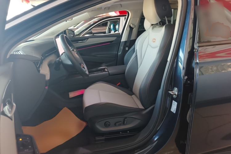 Used Volkswagen ID.7 VIZZION 2024 AIR model Left Front Seat