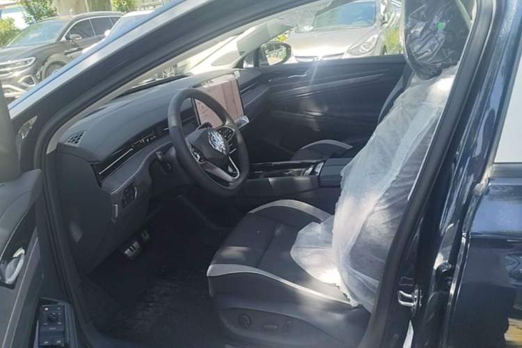 Used Volkswagen ID.7 VIZZION 2024 PRO Model Left Front Seat