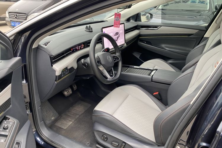 Used Volkswagen ID.7 VIZZION 2024 AIR model Left Front Seat