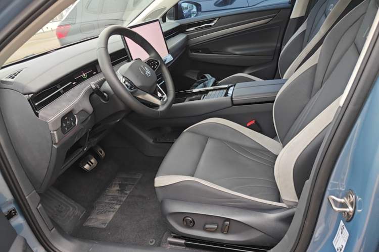Used Volkswagen ID.7 VIZZION 2024 PRO Model Left Front Seat