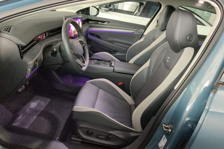 Used Volkswagen ID.7 VIZZION 2024 PRO Model Left Front Seat