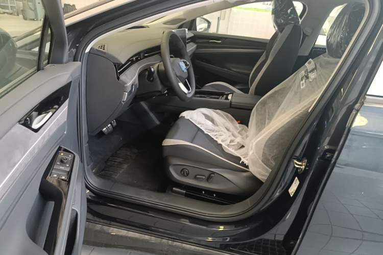 Used Volkswagen ID.7 VIZZION 2024 PRO Model Left Front Seat