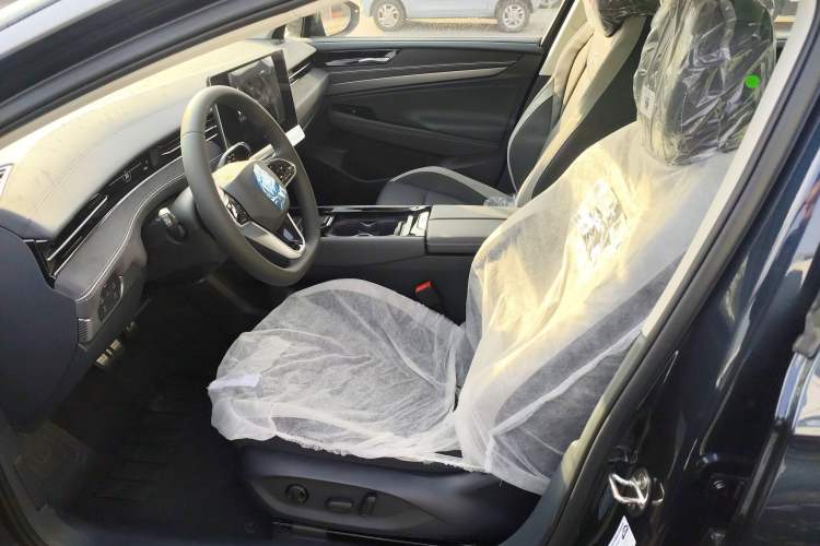 Used Volkswagen ID.7 VIZZION 2024 PRO Model Left Front Seat