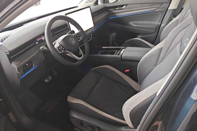 Used Volkswagen ID.7 VIZZION 2024 PRO Model Left Front Seat