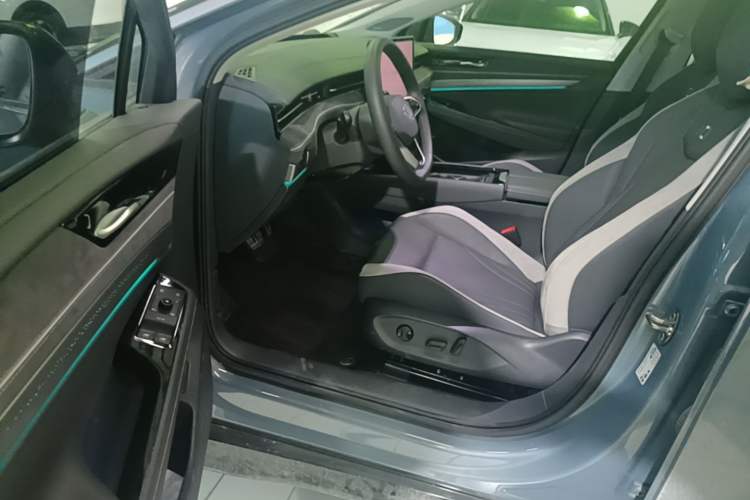 Used Volkswagen ID.7 VIZZION 2024 PRO Model Left Front Seat