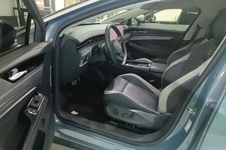 Used Volkswagen ID.7 VIZZION 2024 PRO Model Left Front Seat