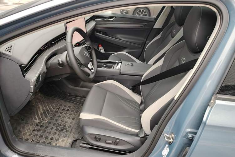 Used Volkswagen ID.7 VIZZION 2024 PRO Model Left Front Seat