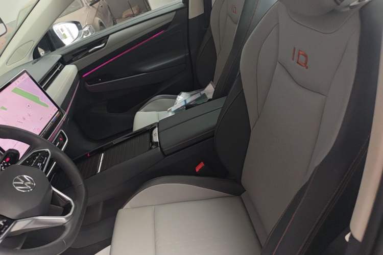Used Volkswagen ID.7 VIZZION 2024 AIR model Left Front Seat